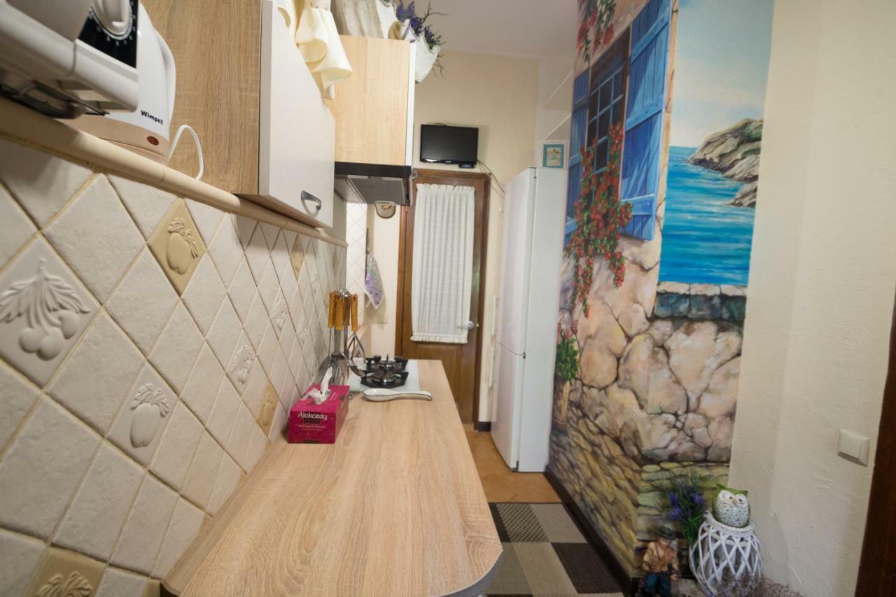Cozy Apartment On Yevreiska Street Odessa Exteriör bild